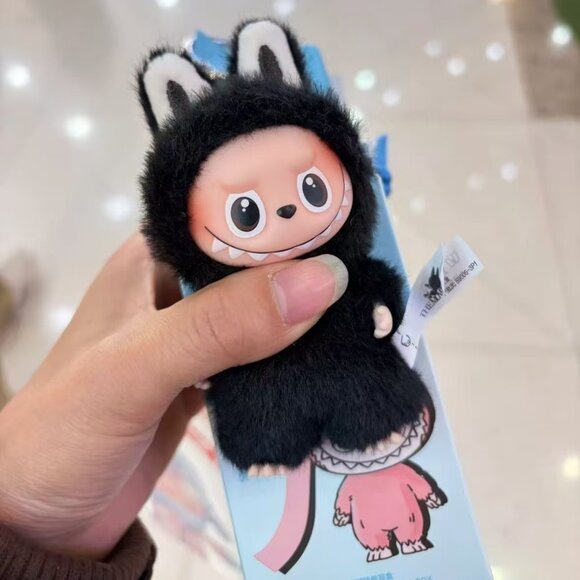 POP MART Other - PIN FOR LOVE R